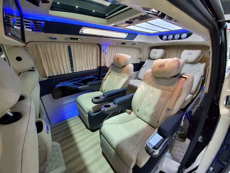 Realizzazione di modifiche interne auto